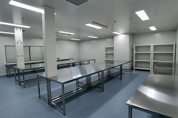 1656489701771474.jpg 不銹鋼實驗臺3.jpg